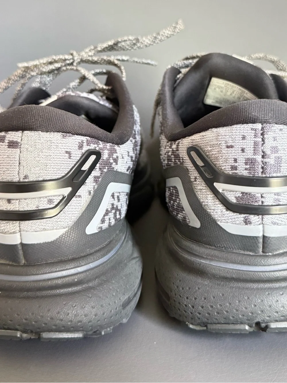 Brooks Women’s Ghost 15 Running Shoes Black/Oyster/Primer Size 9